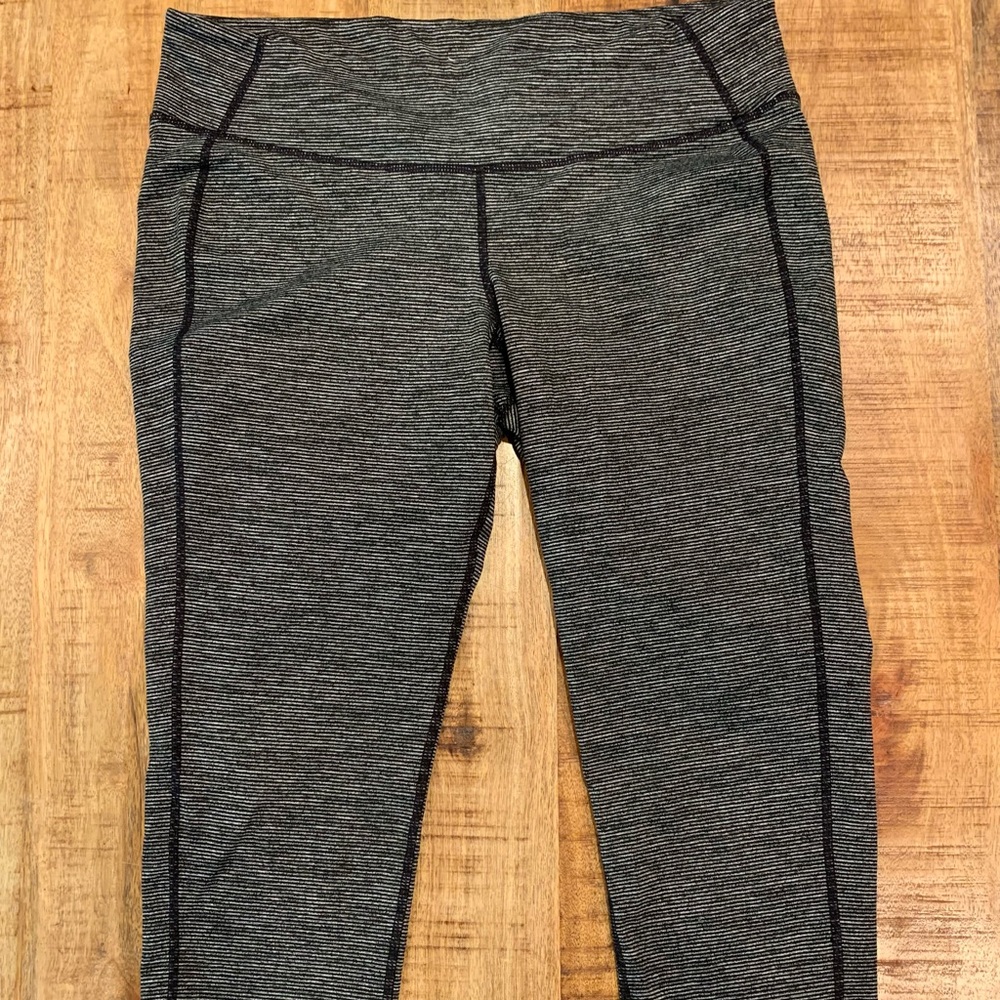 ⏰(3 for $15) Old Navy Active Capri Legging XL